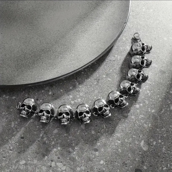 Skull head bracelet - Picture 3 of 7